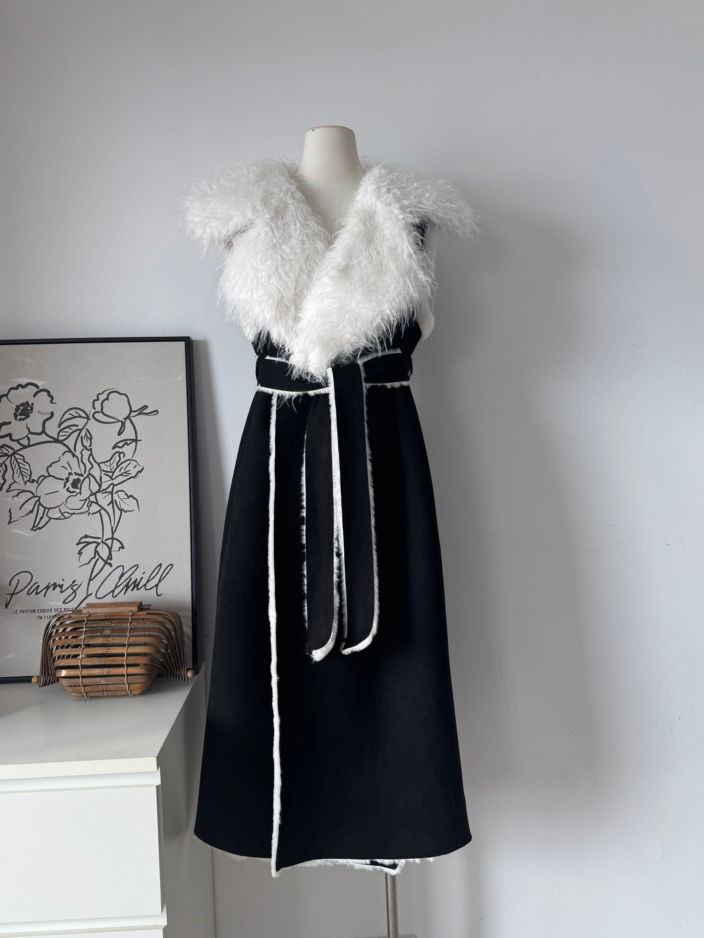 Ladies Faux Fur Collar Contrast Color Belted Sleeveless Suede Long Coat