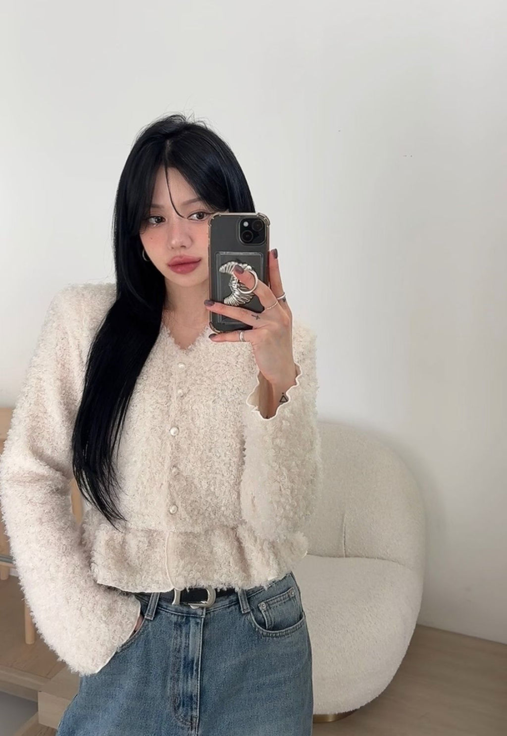 Ladies Fluffy Ruffled Hem V-neck Cardigan