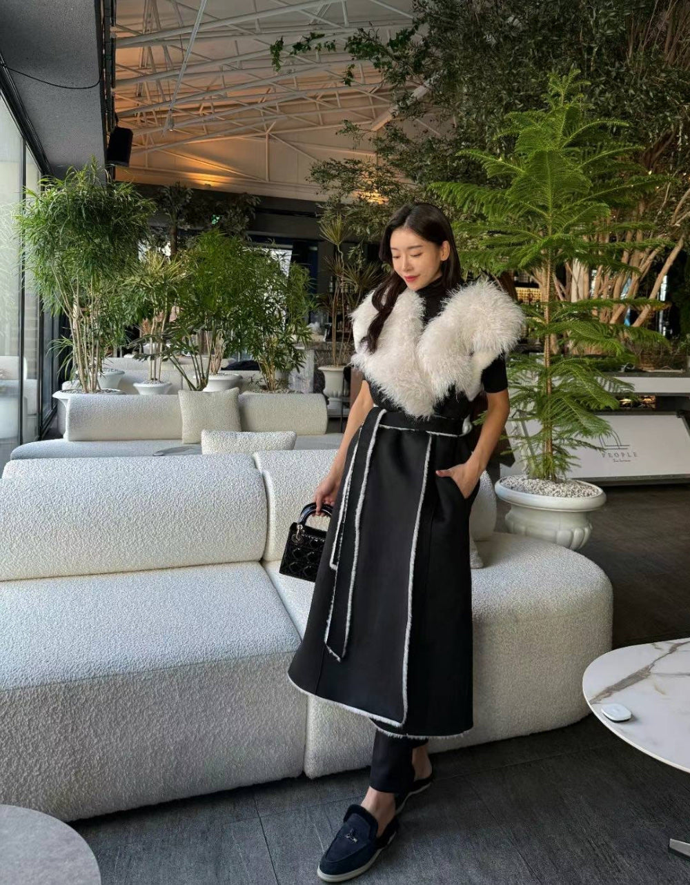 Ladies Faux Fur Collar Contrast Color Belted Sleeveless Suede Long Coat