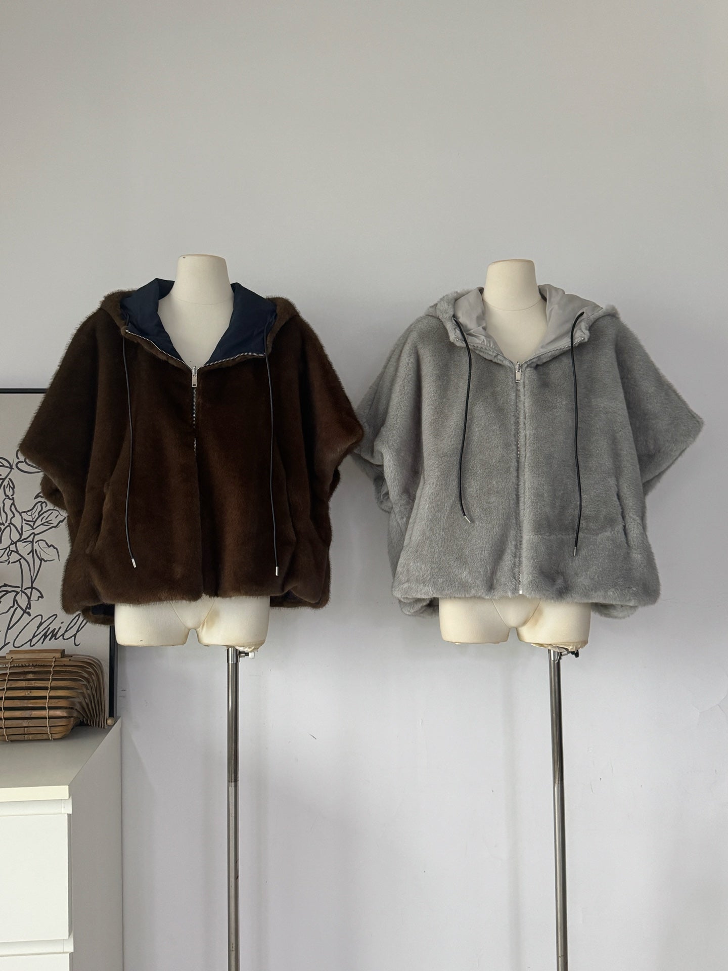 Fashionable and Elegant Reversible Short-Sleeve Faux Fur Jacket