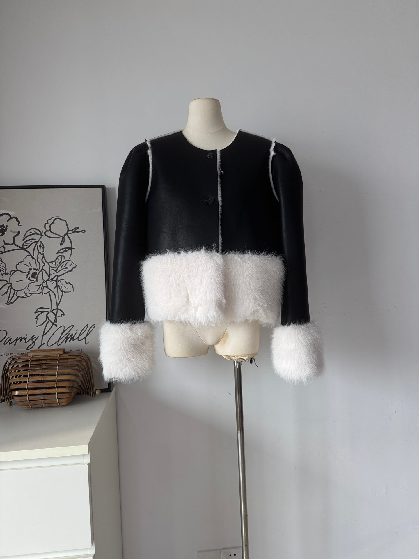 Ladies Faux Shearling Contrast Cropped Jacket (Faux Leather & Faux Fur)