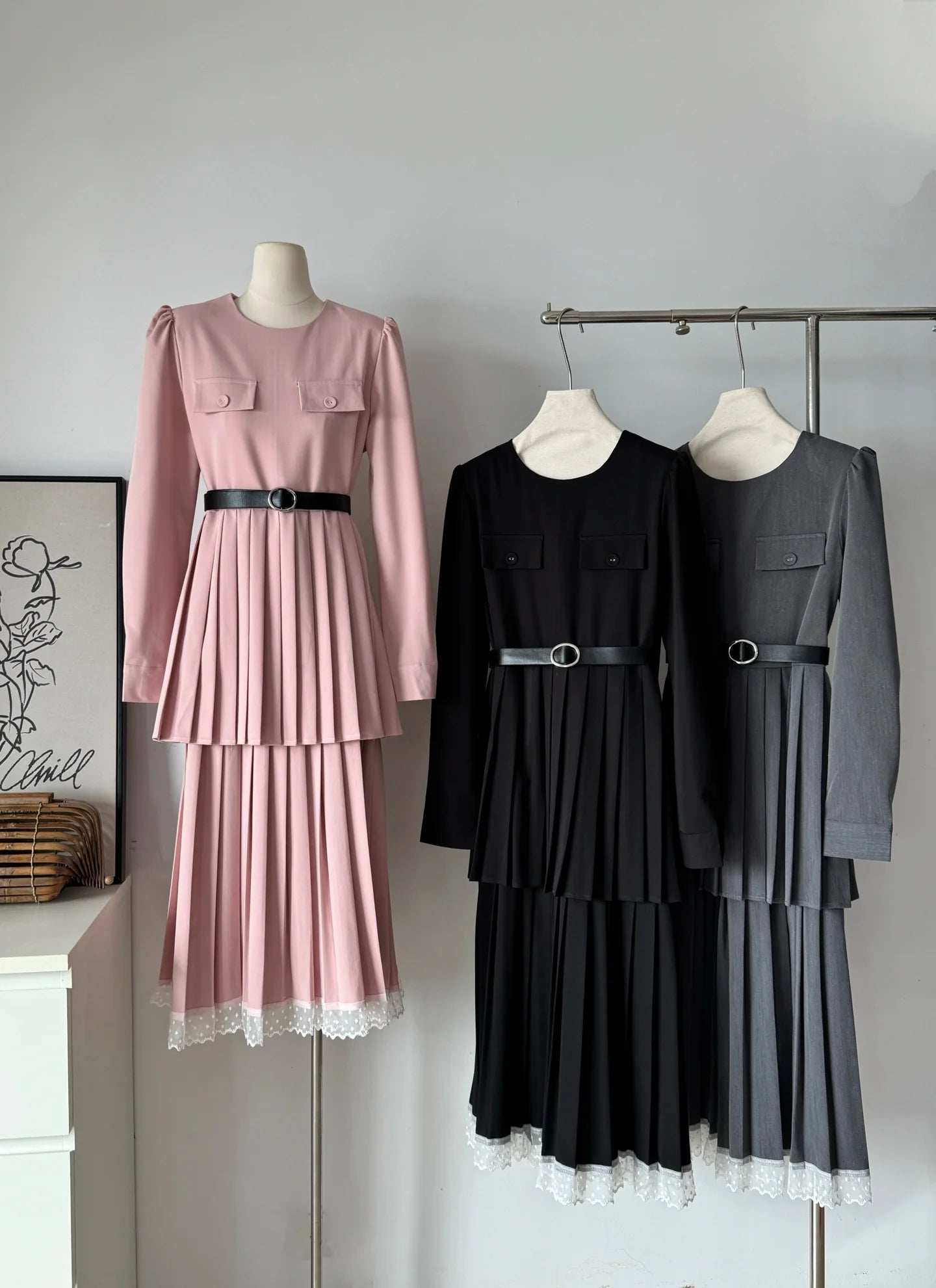 Ladies Double-Layer Pleated Midi Dress with Lace Hem