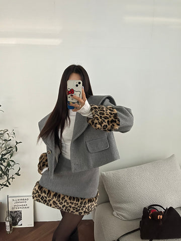 Ladies Gray Wool Blend Sailor Collar & Leopard Faux Fur Trim Set