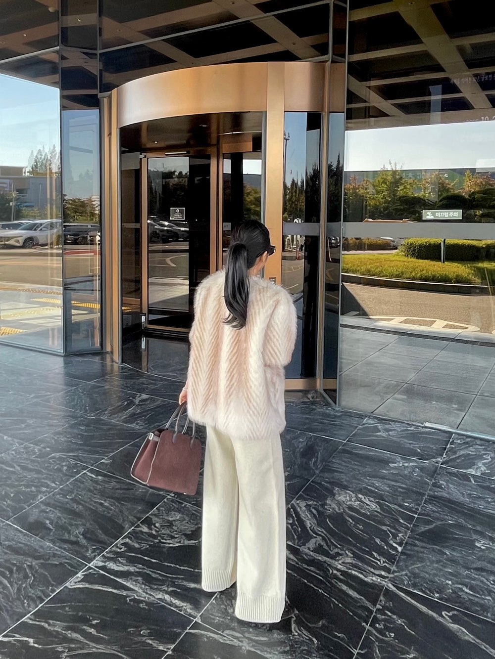 Women's Blush Pink Faux Fur Short-Sleeve Jacket