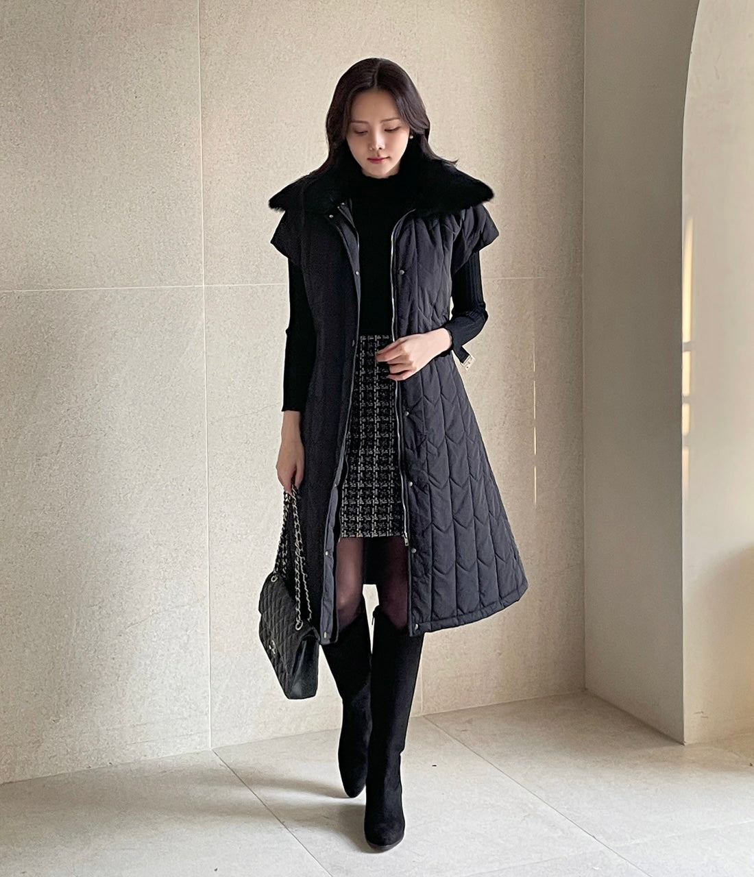 Women's Diamond Quilted Padded Sleeveless Midi Dress with Removable Faux Fur Collar