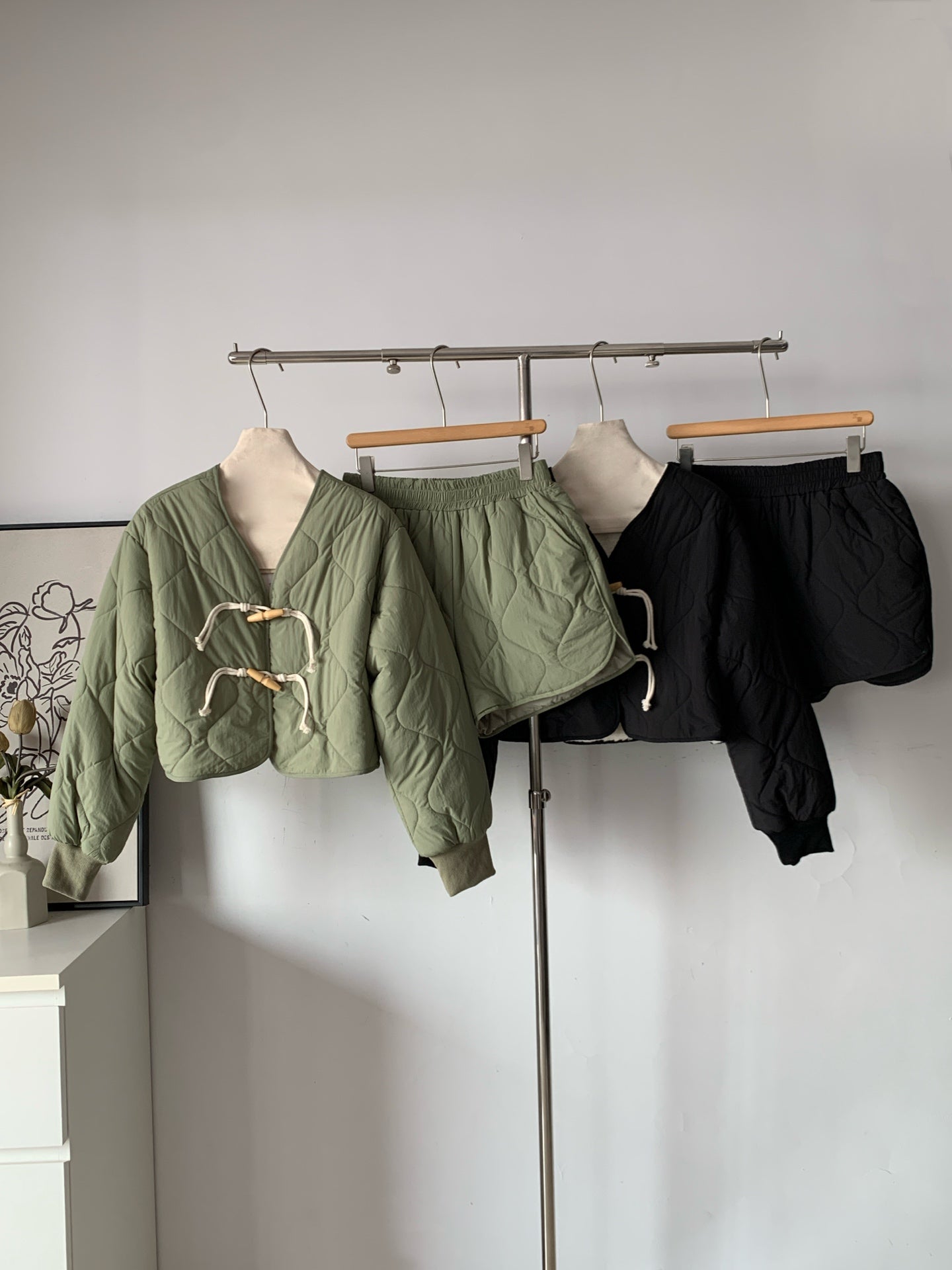 Women's Quilted Padded 2-Piece Set (Cropped Jacket + Shorts) with Sherpa Lining