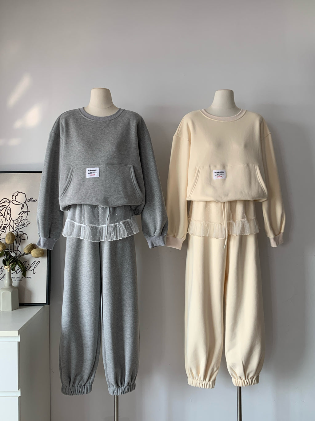 Women's Brushed Fleece Sweatshirt Set with Ruffled Mesh Trim