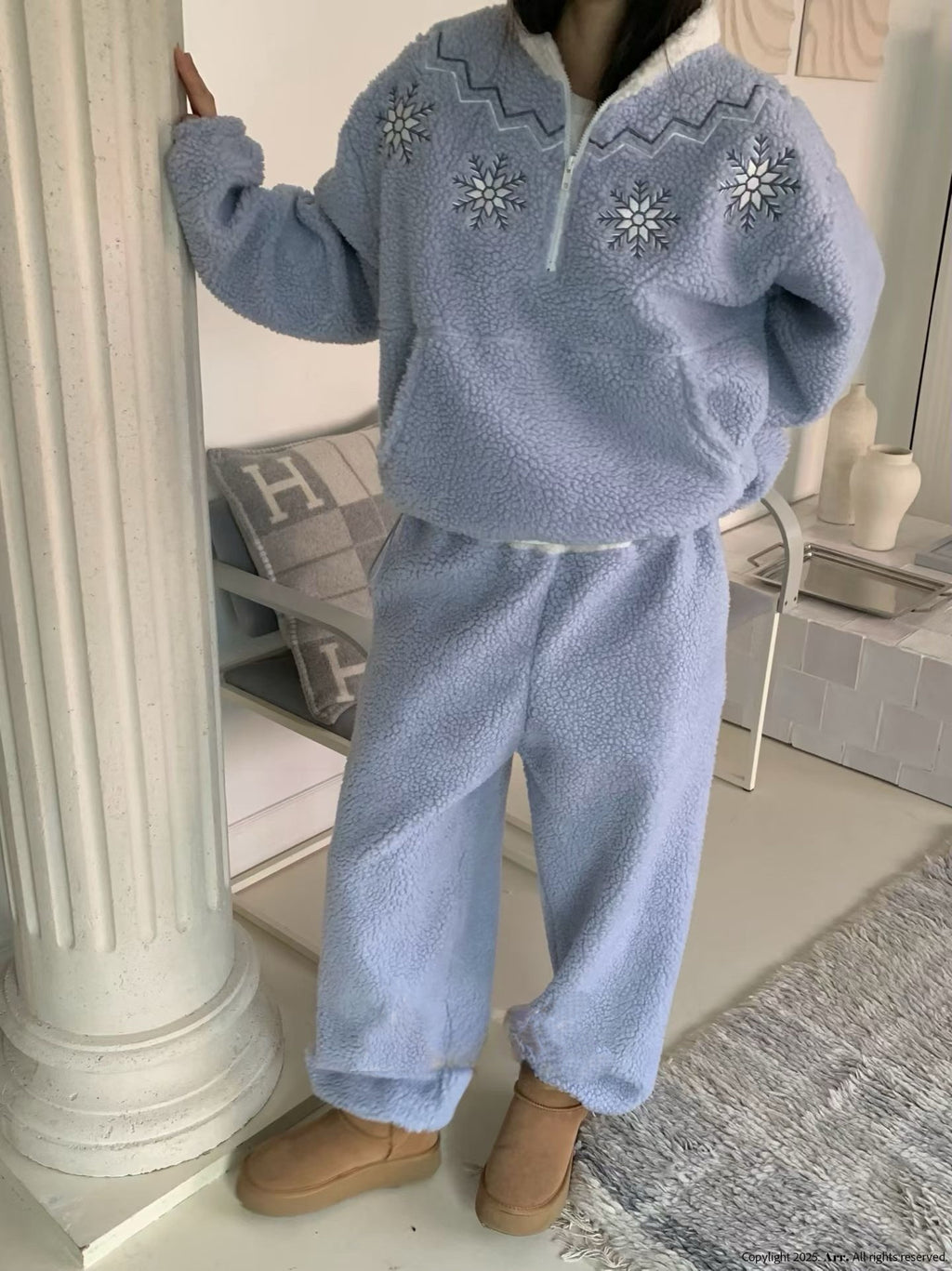 Women's Snowflake Embroidered Fleece Loungewear Set