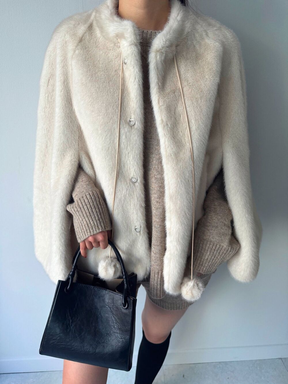 Women's Faux Fur Capelet with Pom-Pom Drawstrings