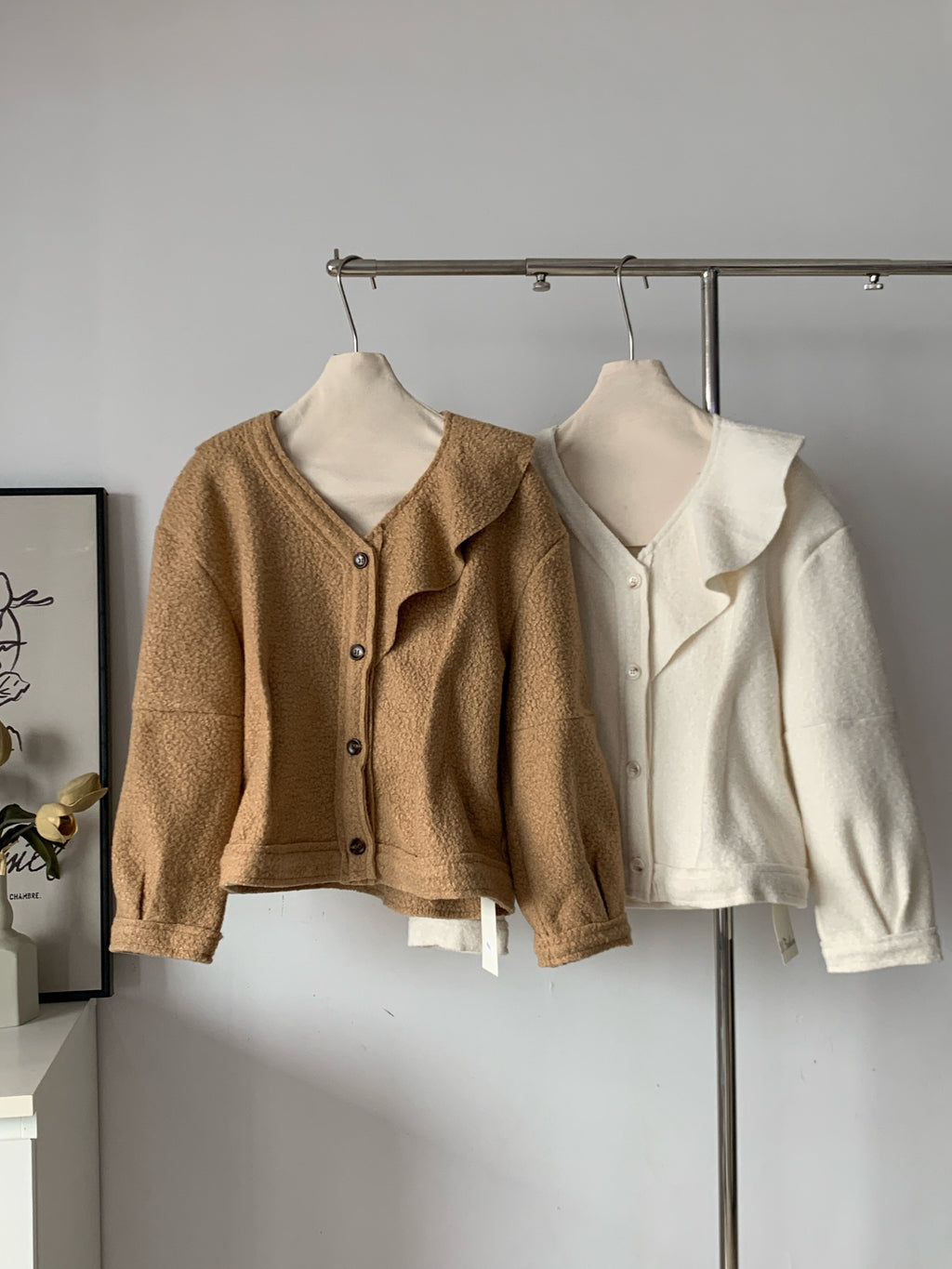 Women's Wool Blend Bouclé Ruffle Collar Cropped Cardigan