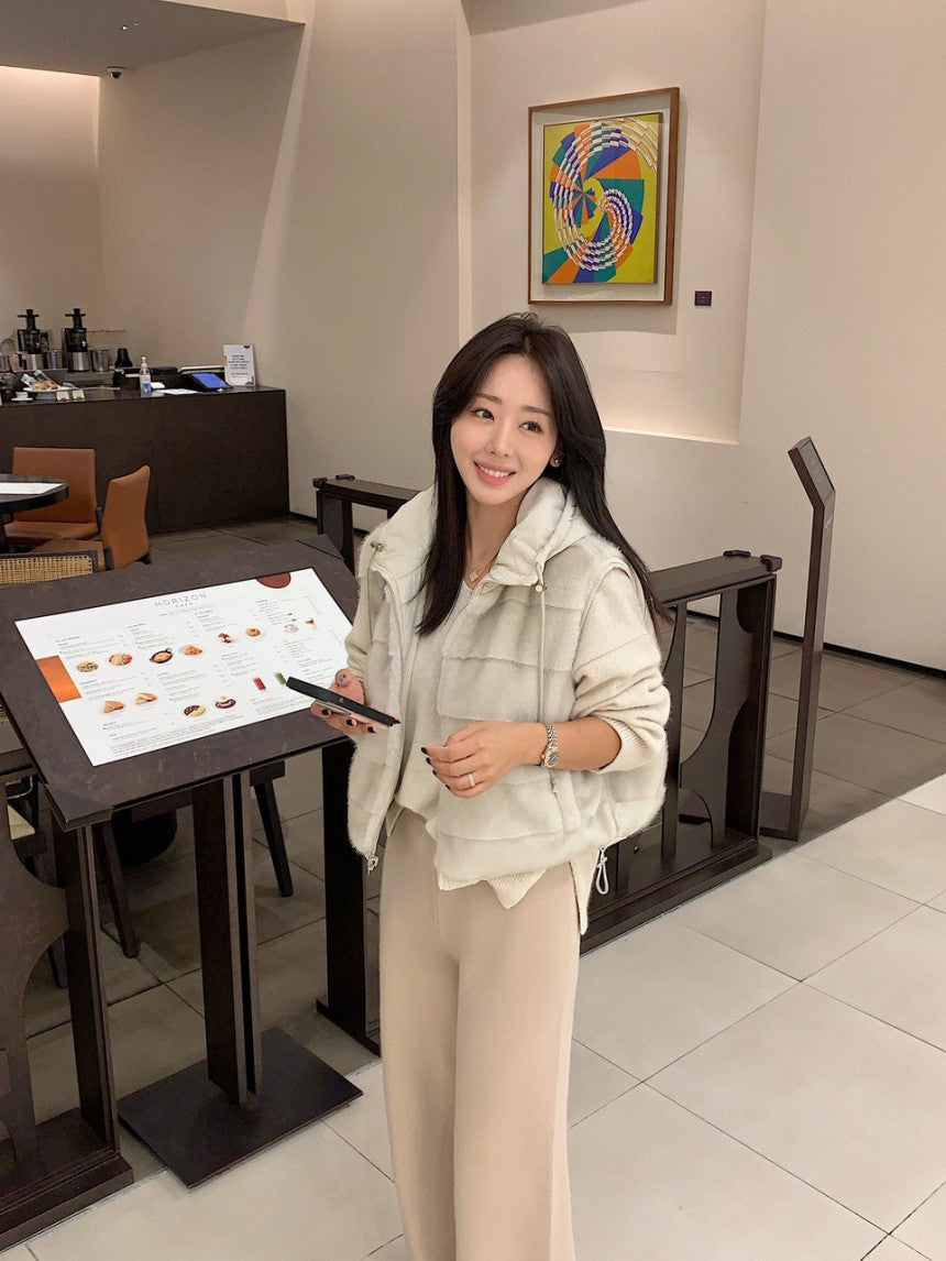 Women's Reversible Faux Fur & Quilted Padded Hooded Gilet