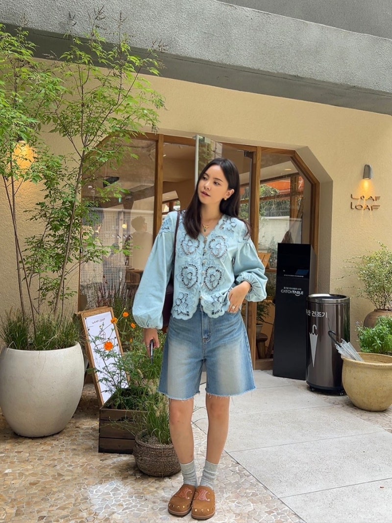Women's Chambray Lace Cutout Floral Embroidered Blouse