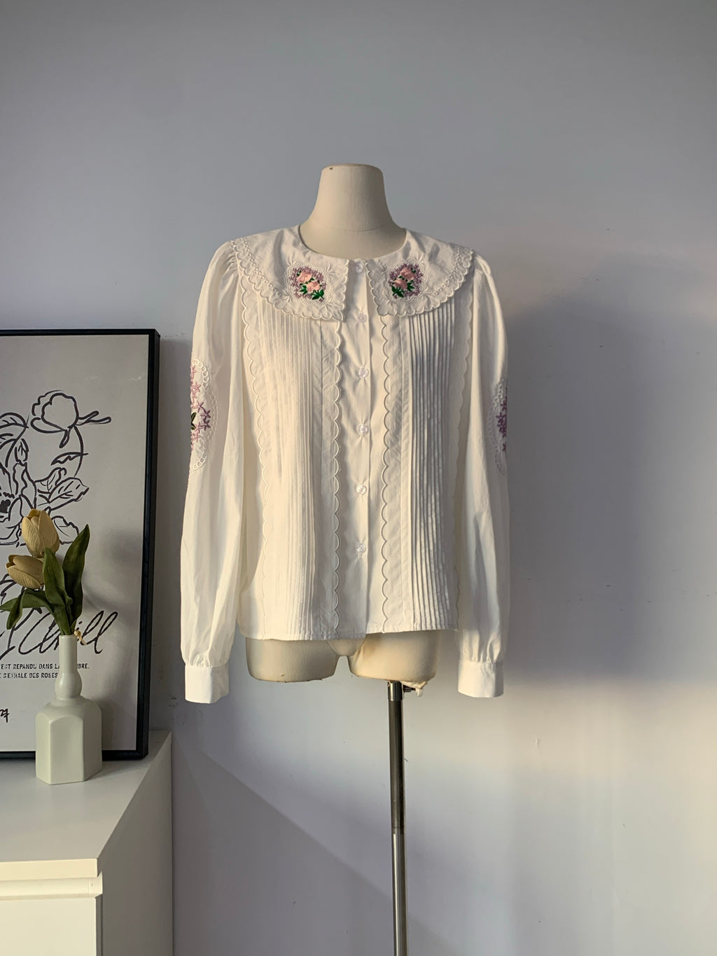 Women's Floral Embroidered Ruffle Collar Cotton Blouse